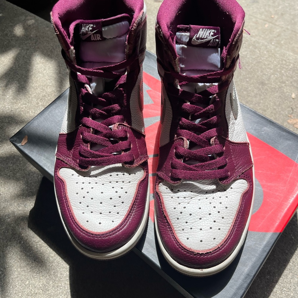 Nike Air Jordan 1 Retri High-Top women’s Sneakers White and maroon Size 9.5